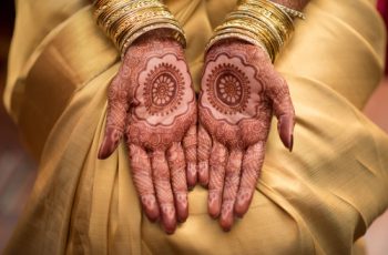 Mehendi,Henna,Pattern,On,Malayalee,Bride,At,A,Wedding